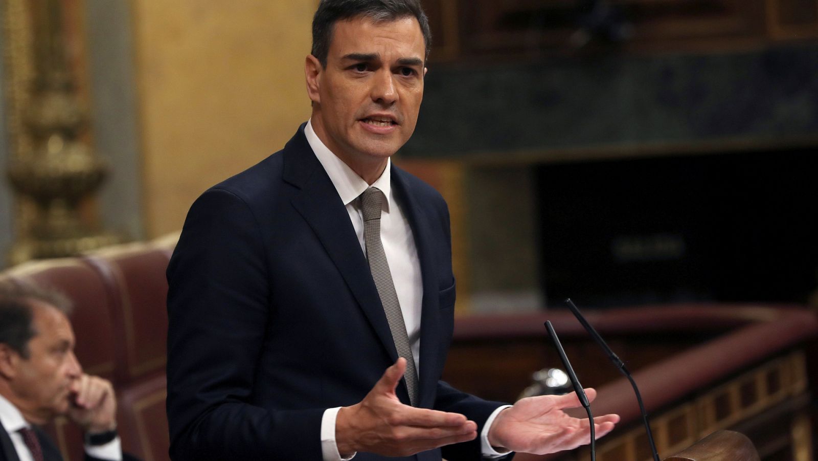 Moción de censura: Pedro Sánchez pide a Rajoy que dimita