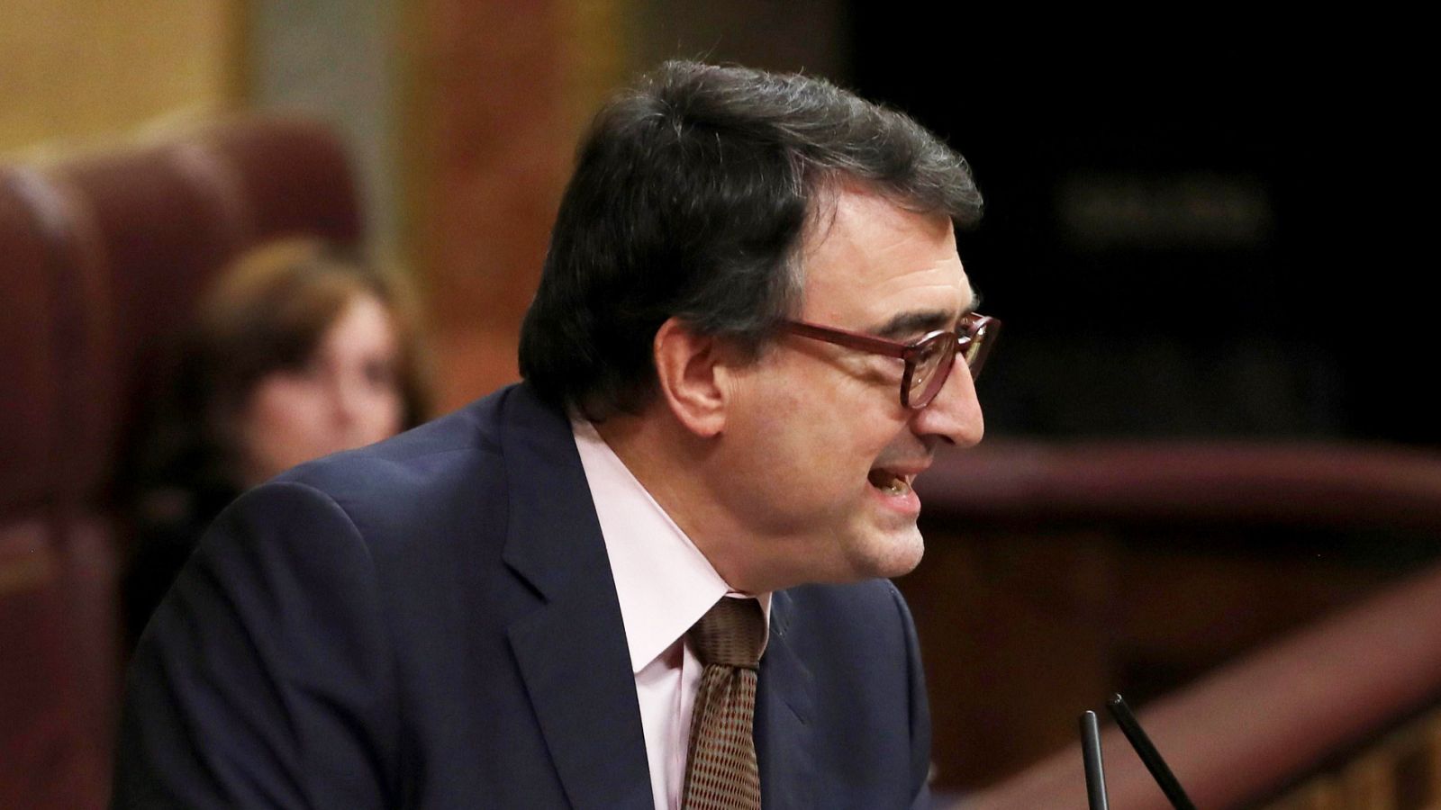 El PNV votará a favor de la moción de censura de Pedro Sánchez contra Rajoy - Informativo 24h | Ver