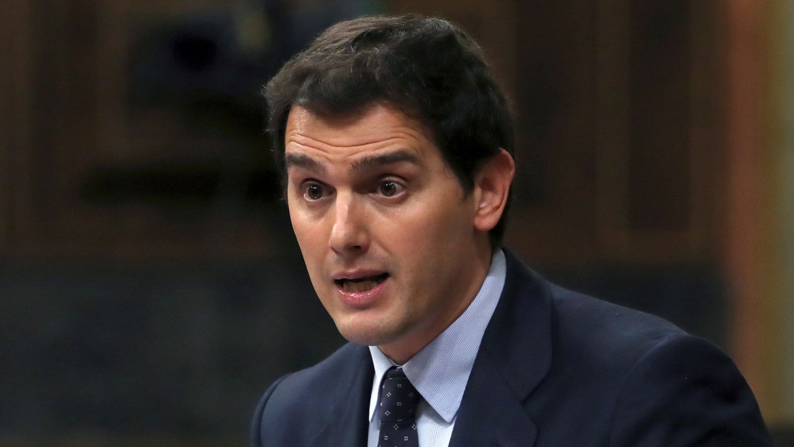 Rivera ofrece a Sánchez pactar elecciones y que no gobierne con Bildu - Informativo 24h | Ver