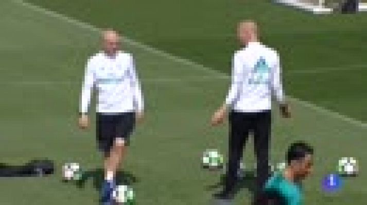 Los jugadores del Madrid, orgullosos de haber sido entrenados por Zidane