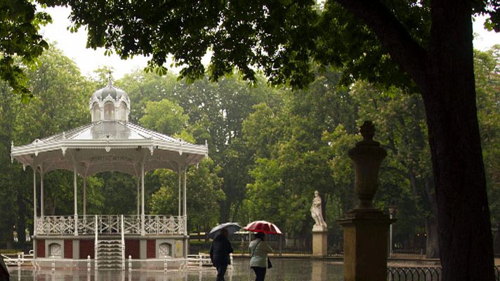 El tiempo - Probabilidad de chubascos localmente fuertes en el área cantábrica, norte de Burgos, Navarra y Aragón
