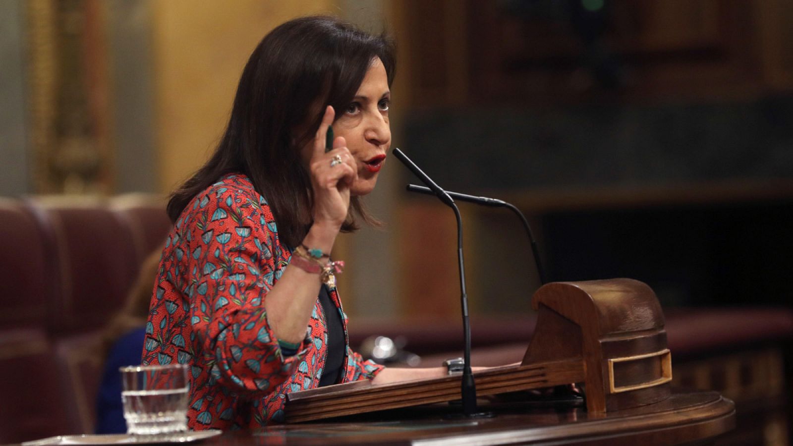 Robles reivindica los gobiernos de González y Zapatero y promete el cambio en un momento "difícil" - Informativo 24h | Ver