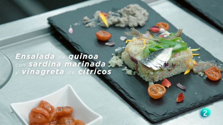 Ensalada de quinoa con sardina marinada y vinagreta citríca