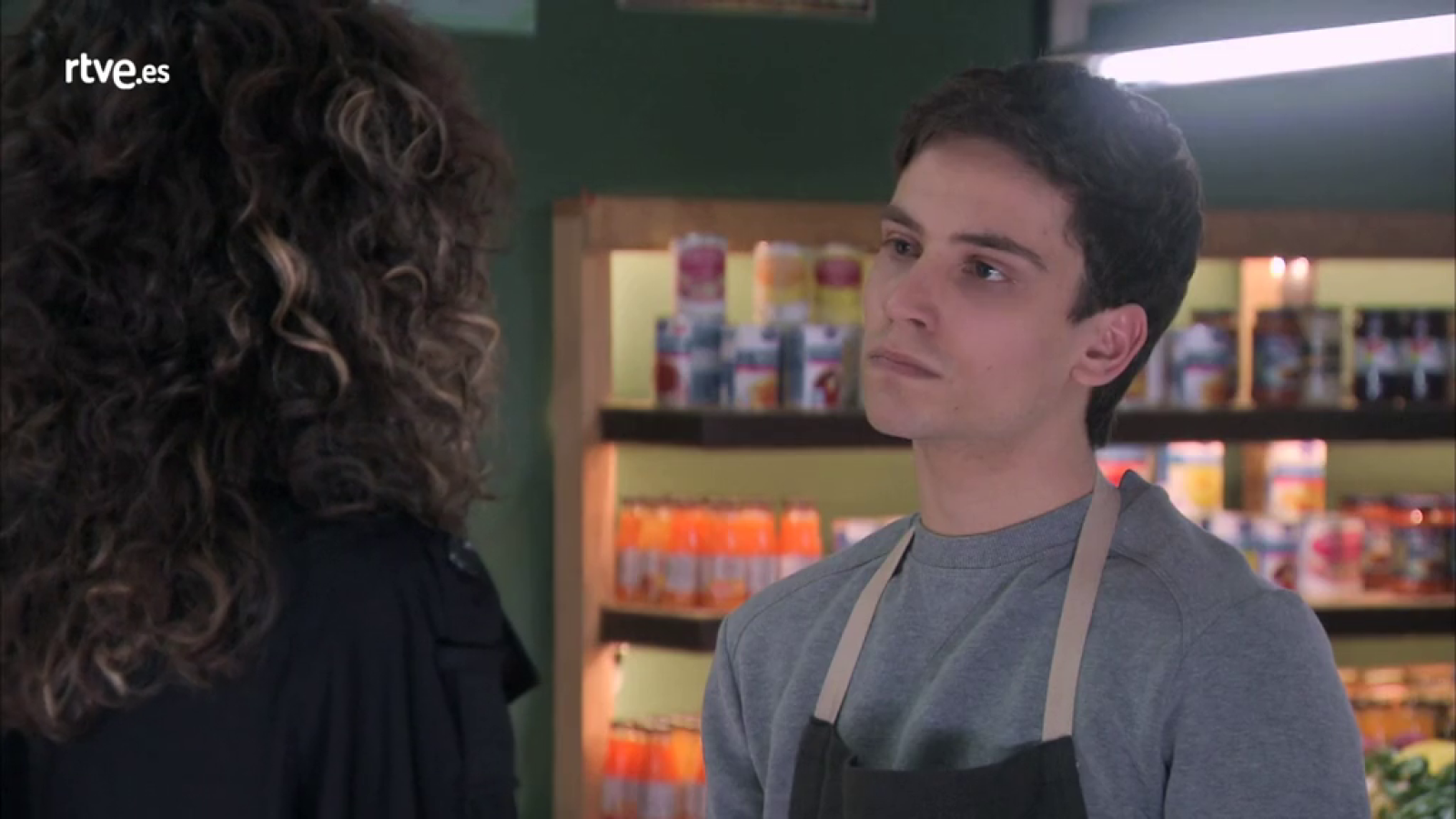 Servir y Proteger - David se apoya en Paty tras la decepción con su madre