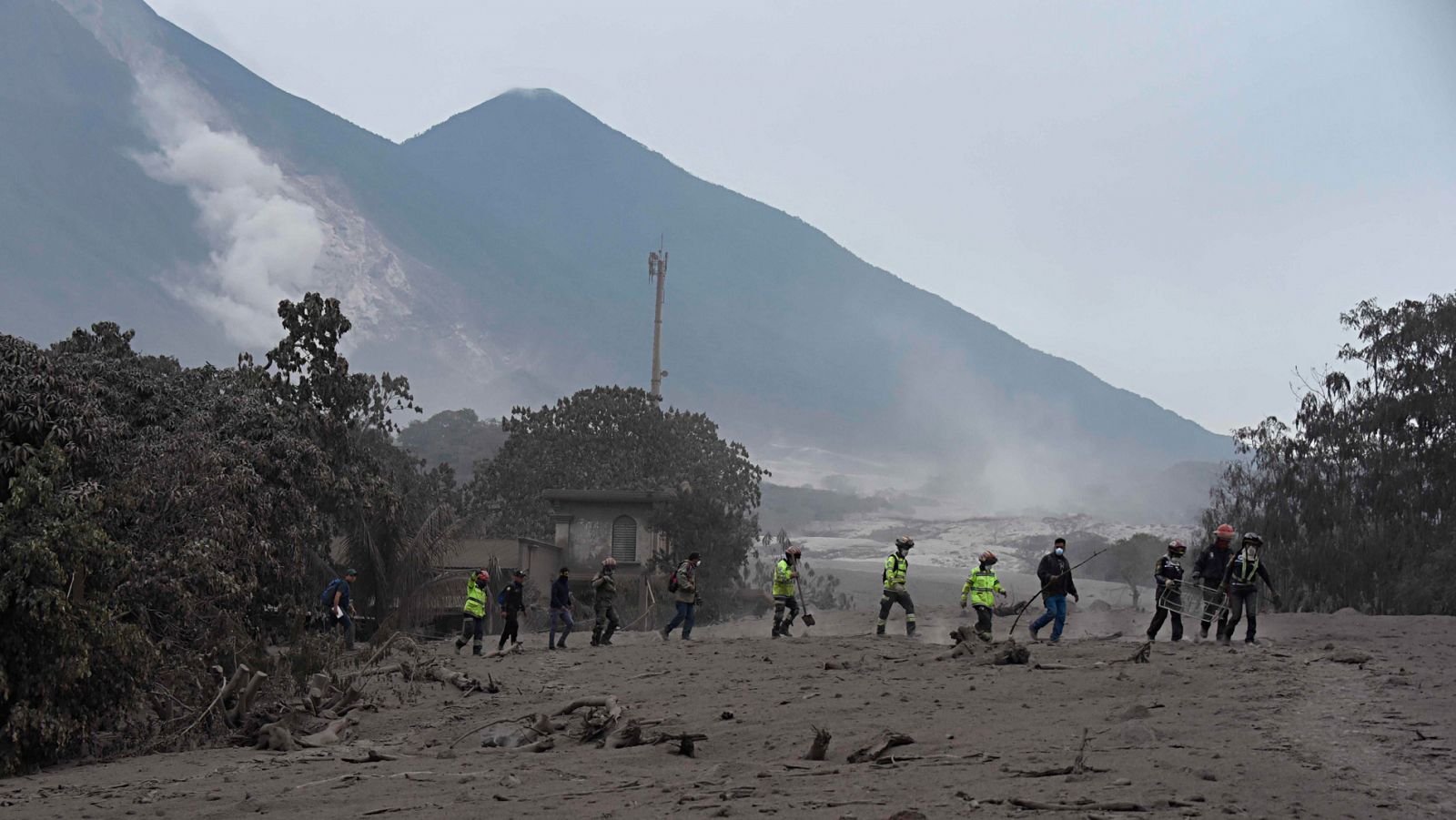 Volcán Guatemala - Los fallecidos por la erupción del volcán de Fuego en  Guatemala ascienden a 33
