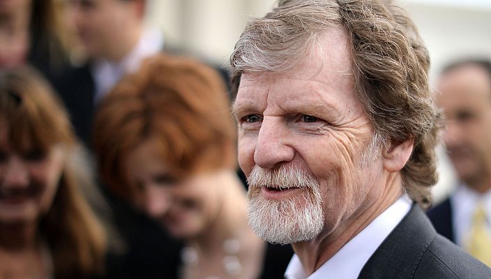 Telediario 1 - El Supremo de EE.UU. falla a favor de un pastelero que se negó a diseñar una tarta para una pareja homosexual