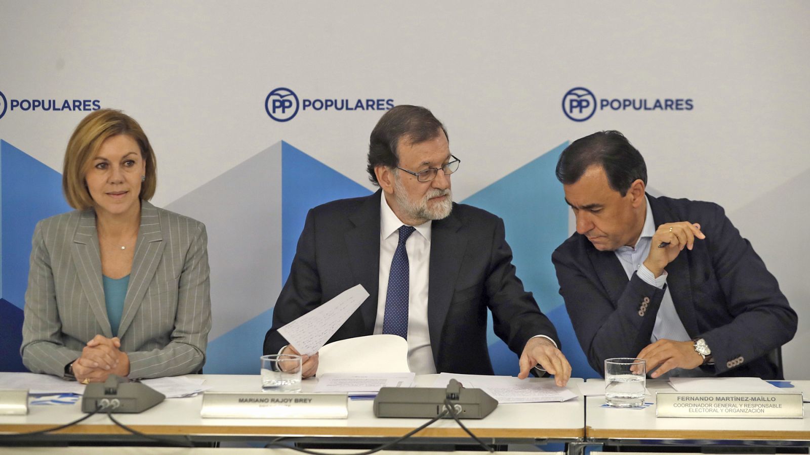 Telediario 1: Rajoy reúne al Comité Ejecutivo del PP para analizar la situación tras perder el Gobierno por la moción de censura | RTVE Play