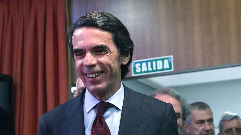 Aznar se ofrece a "reconstruir" un centroderecha que ve "desarticulado" en España