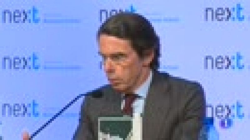 Aznar se ofrece para "reconstruir" el centro-derecha y se defiende de quienes quieren "mancharle" de corrupción