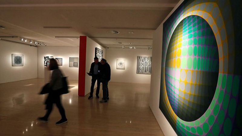 El "arte óptico" de Víctor Vasarely en el museo Thyssen de Madrid