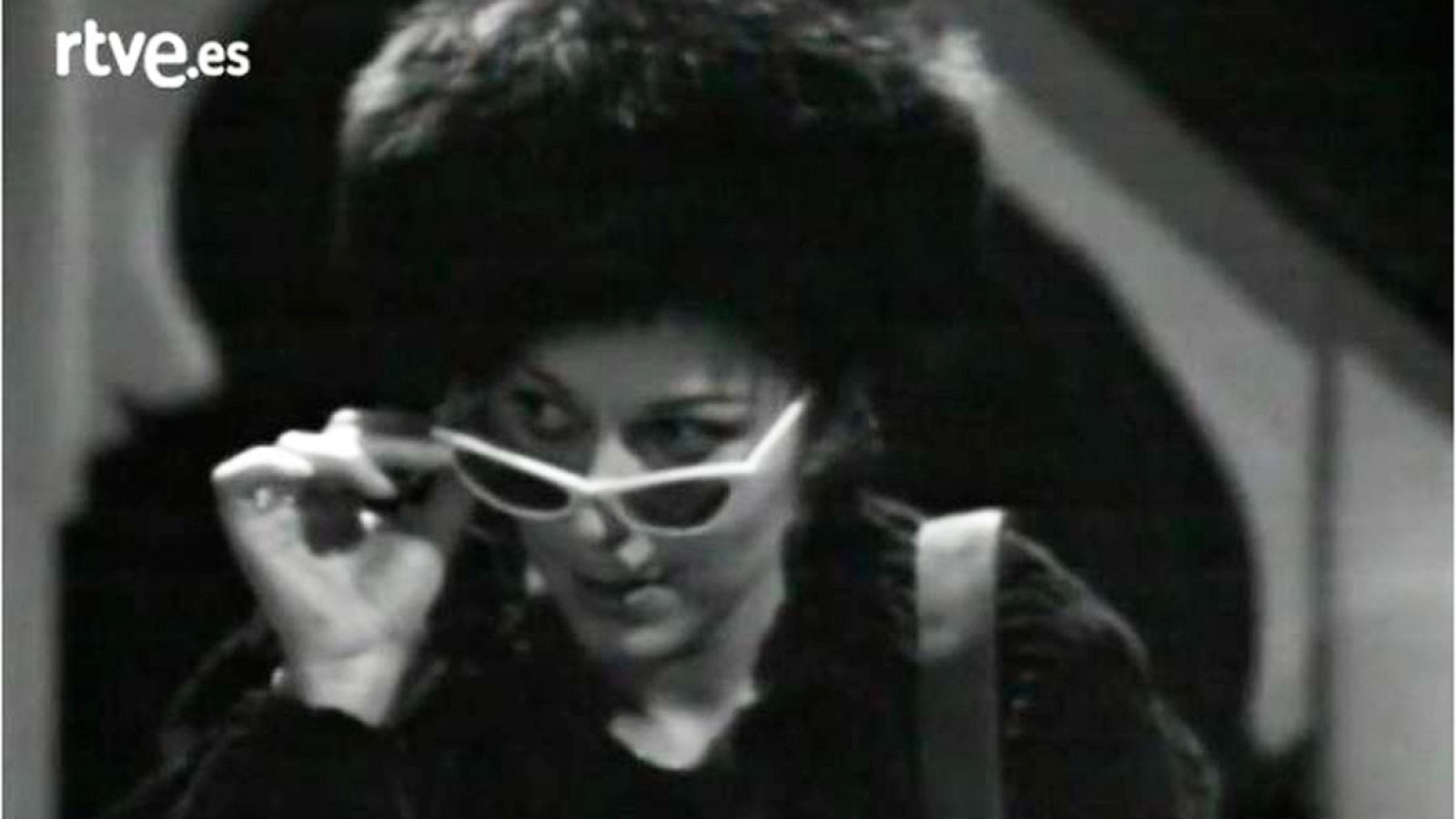 Arxiu TVE Catalunya - Les nits de la tieta Rosa - La tieta Rosa es fica aviat al llit