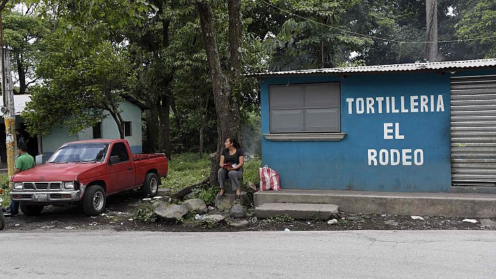 Alerta en El Rodeo, Guatemala, por los robos tras el volcán