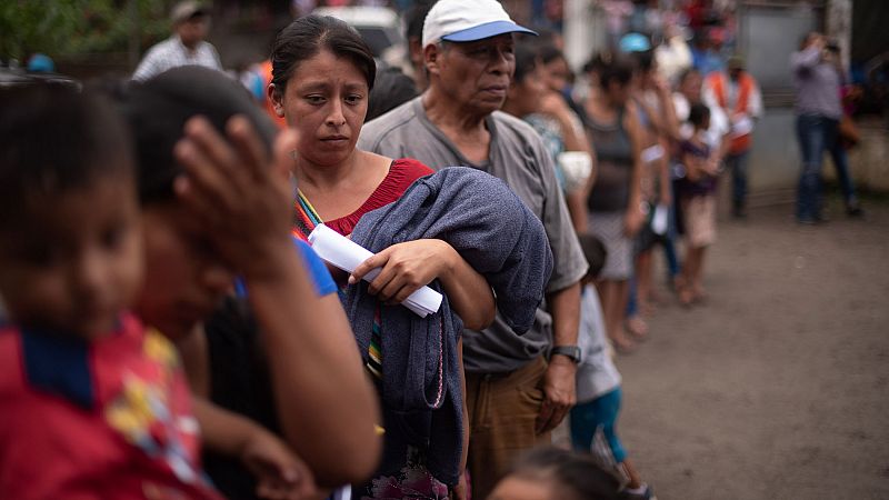 Guatemala pide ayuda internacional tras la erupción volcánica que deja al menos 109 muertos 