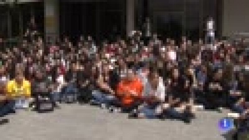 Estudiantes protestan por la repetición de la selectividad en Extremadura: "Nuestro examen está hecho"
