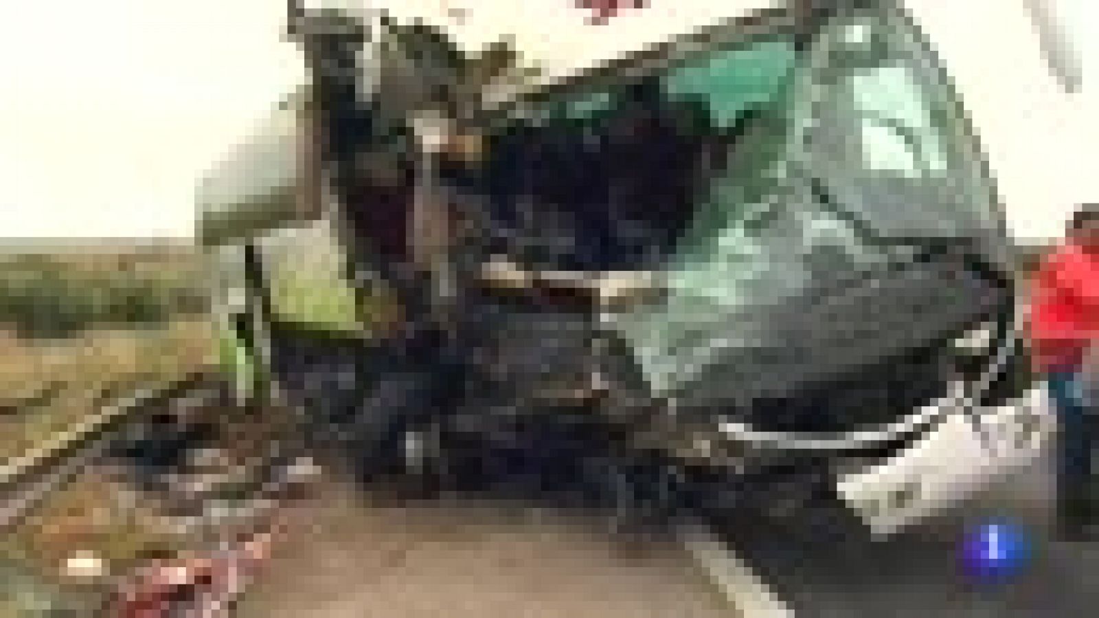 Una decena de heridos, dos de gravedad, al chocar un autobús contra un camión en Toledo