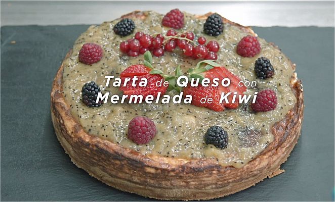 Tarta de queso con mermelada de kiwi