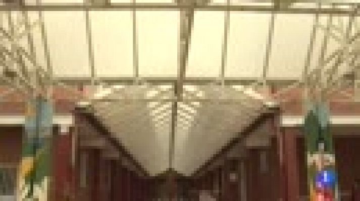 Telediario 1 - Investigan el hallazgo de cámaras ocultas en los baños de un instituto de Madrid