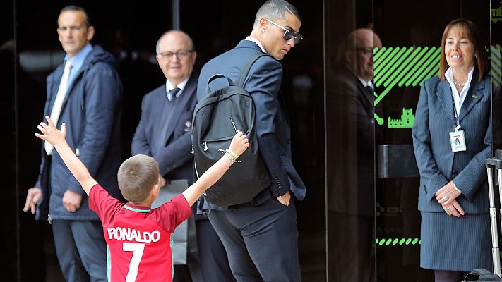 Telediario 1 - Mundial 2018. Cristiano, no sin mi autógrafo