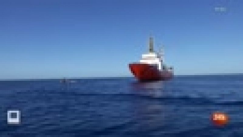 Italia contina impidiendo el desembarco de los 629 migrantes del 'Aquarius'