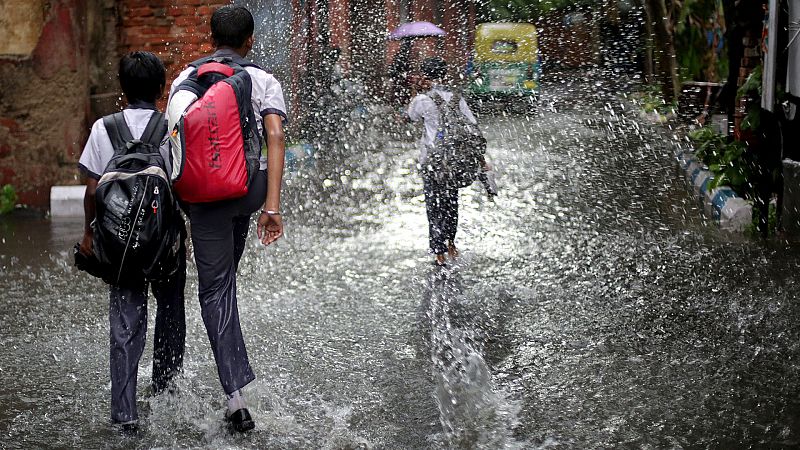 Intensas lluvias en el Cantábrico y tormentas en Pirineos y Gerona