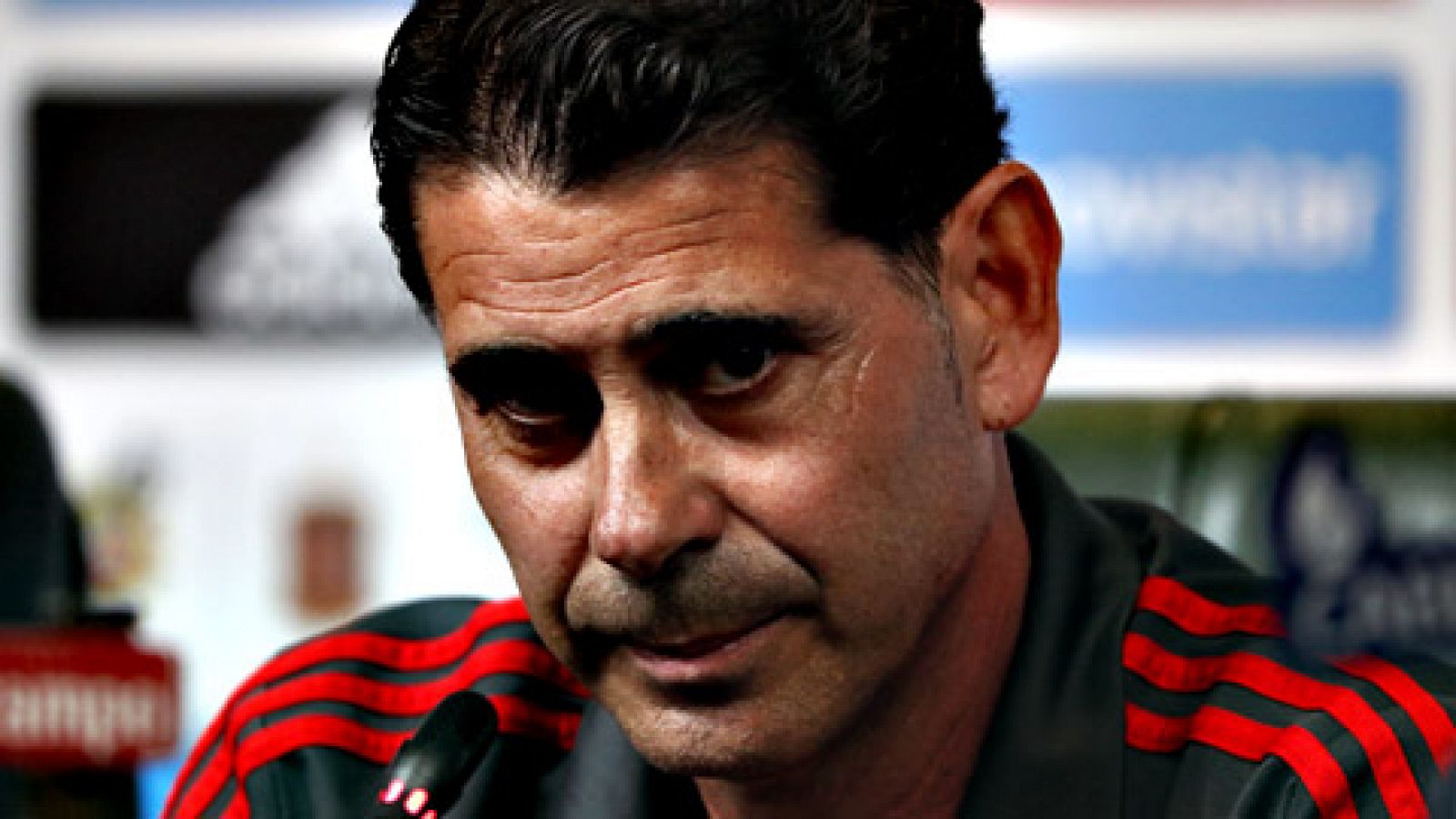 El nuevo seleccionador nacional de fútbol, Fernando Hierro,  aseguró que acepta ser el sustituto de urgencia del destituido Julen  Lopetegui en el Mundial de Rusia como "un reto bonito" que debe  asumir "con valentía". 