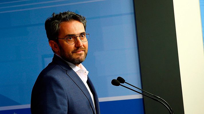 Informativo 24h - El ministro de Cultura, Màxim Huerta, anuncia su dimisión: "Amo la cultura y por eso me retiro"