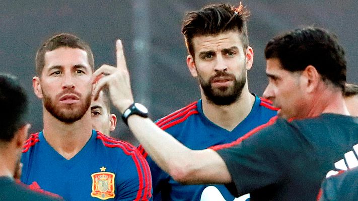 Telediario 1 - Mundial 2018. Ramos y Piqué apelan a la unidad ante el estupor mundial