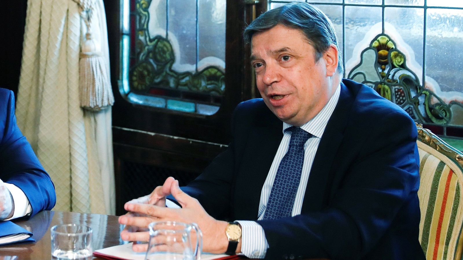 El PP pide la dimisión del ministro de Agricultura, imputado por un caso de robo de agua en Doñana