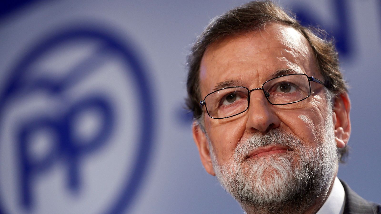 Rajoy abandona su acta de diputado y pedirá su reingreso en el Cuerpo de Registradores