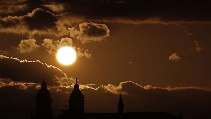 Tiempo estable y cielos poco nubosos