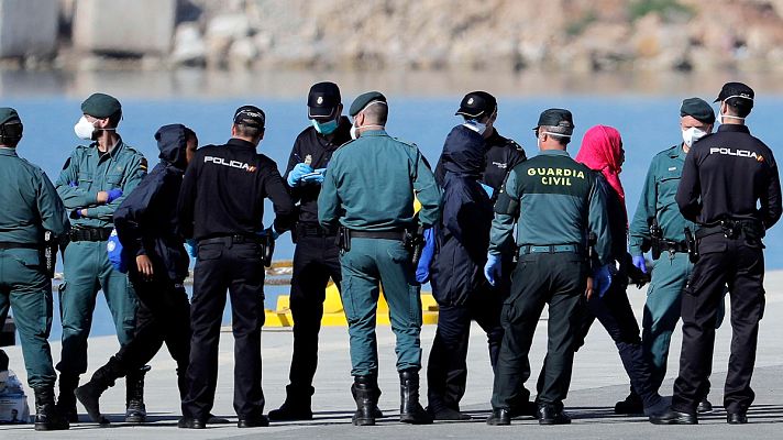 Informativo 24h - Los 274 migrantes del Dattilo ya han llegado al puerto de Valencia