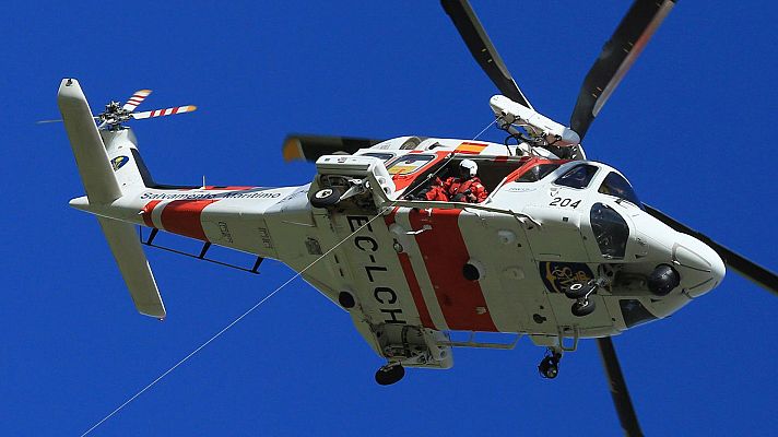 Telediario 1 - Salvamento Marítimo rescata a cuatro migrantes y busca a otros 43 que navegaban cerca del Cabo de Gata