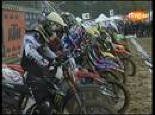  - Motocross sobre el barro en Italia