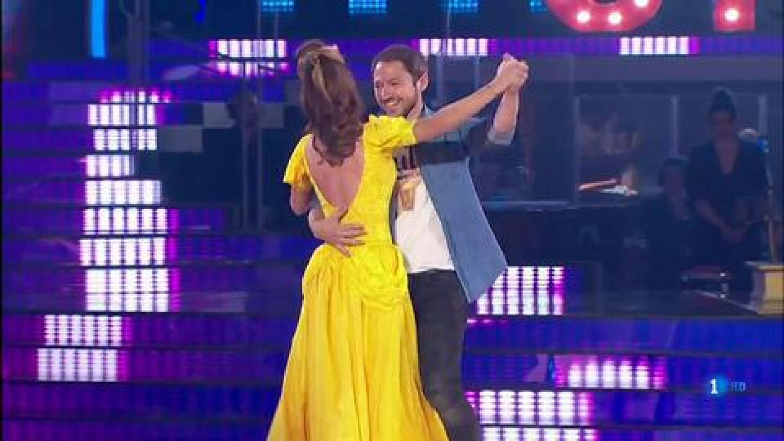 Bailando con las estrellas - Manuel Martos sorprende a Amelia