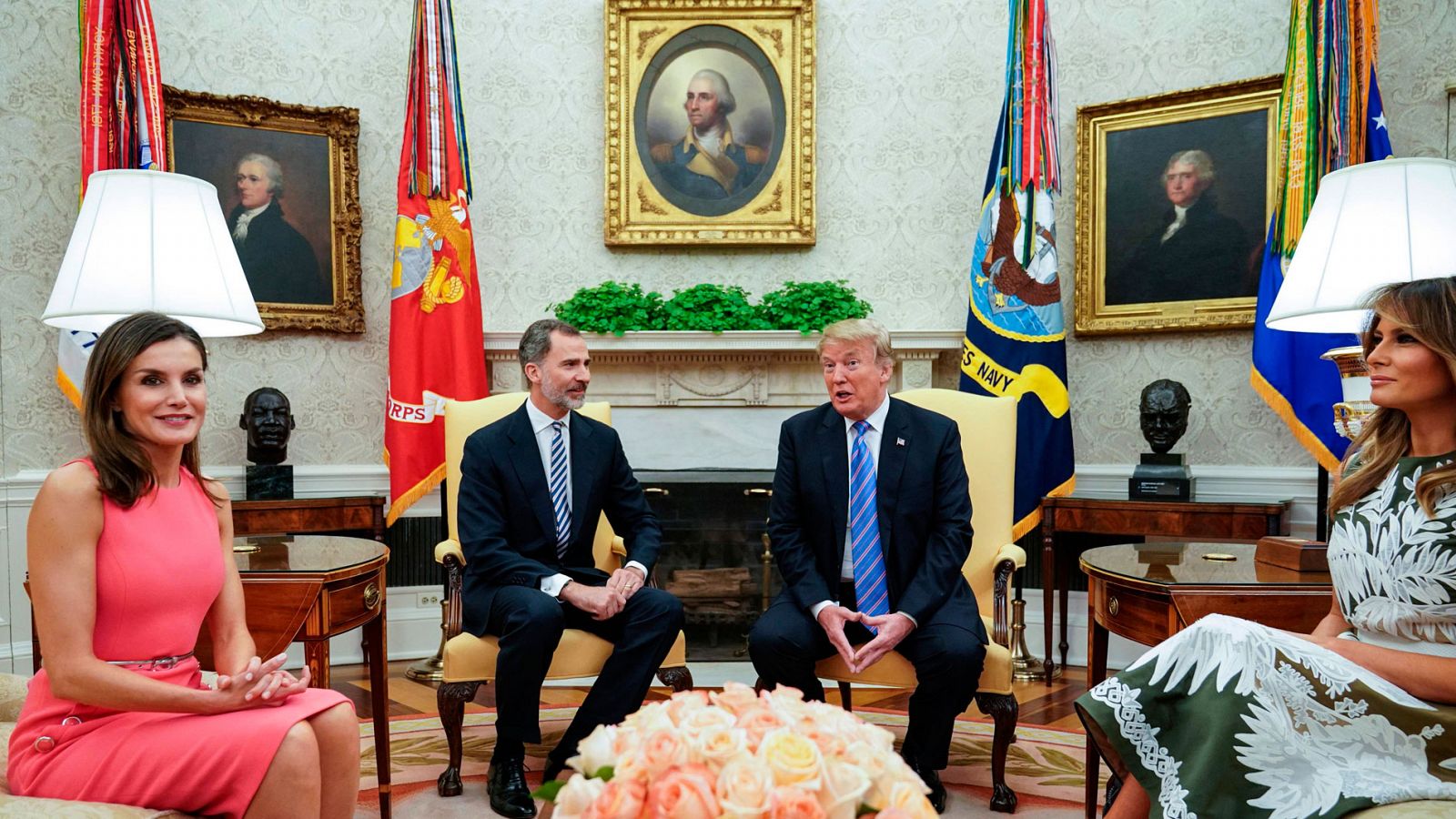El presidente de Estados Unidos, Donald Trump, dijo hoy que le "gustaría" viajar a España durante la recepción en la Casa Blanca al rey Felipe VI y la reina Letizia, a la vez que alabó la "excelente" relación comercial y de defensa bilateral. "Sí, ir