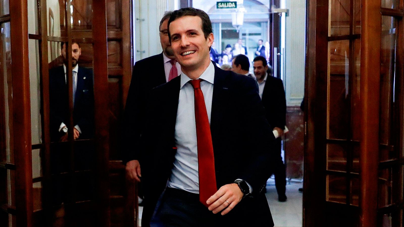 Casado denuncia el ataque contra él por su máster cuando aspira a presidir el PP