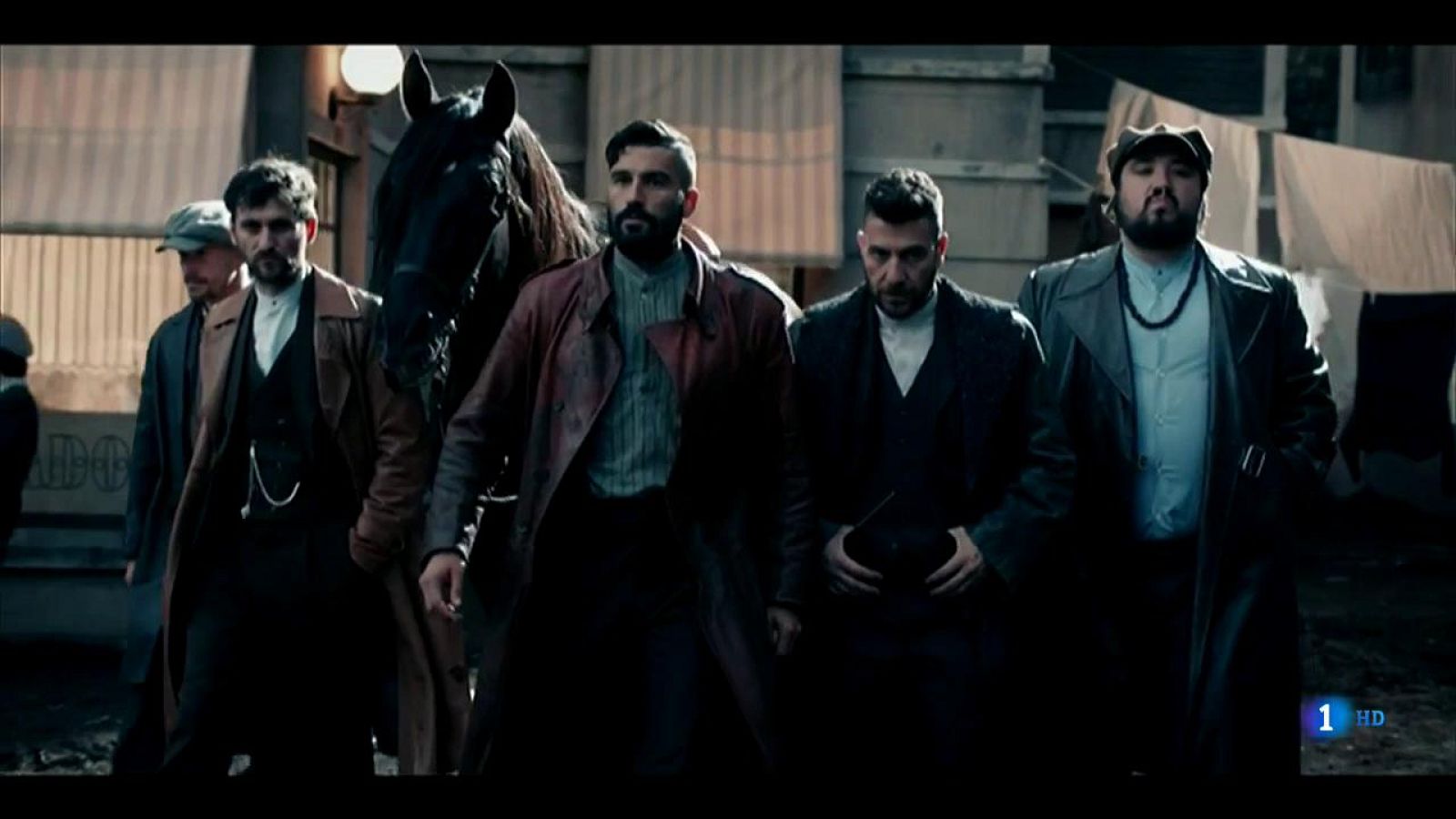 Telediario - Michelle Jenner y Álex García abren las puertas de 'El Continental'