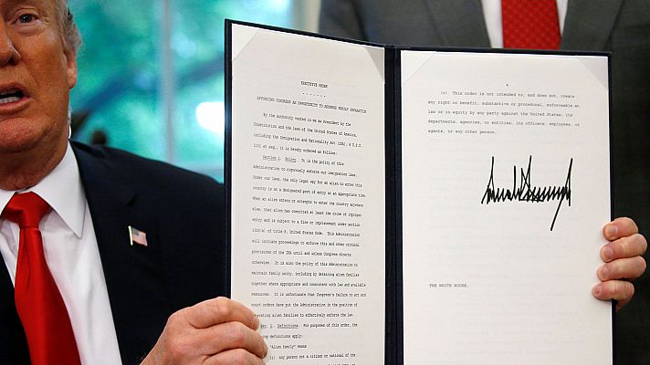 Telediario 1 - Trump firma una orden para acabar con la separación de familias detenidas en la frontera