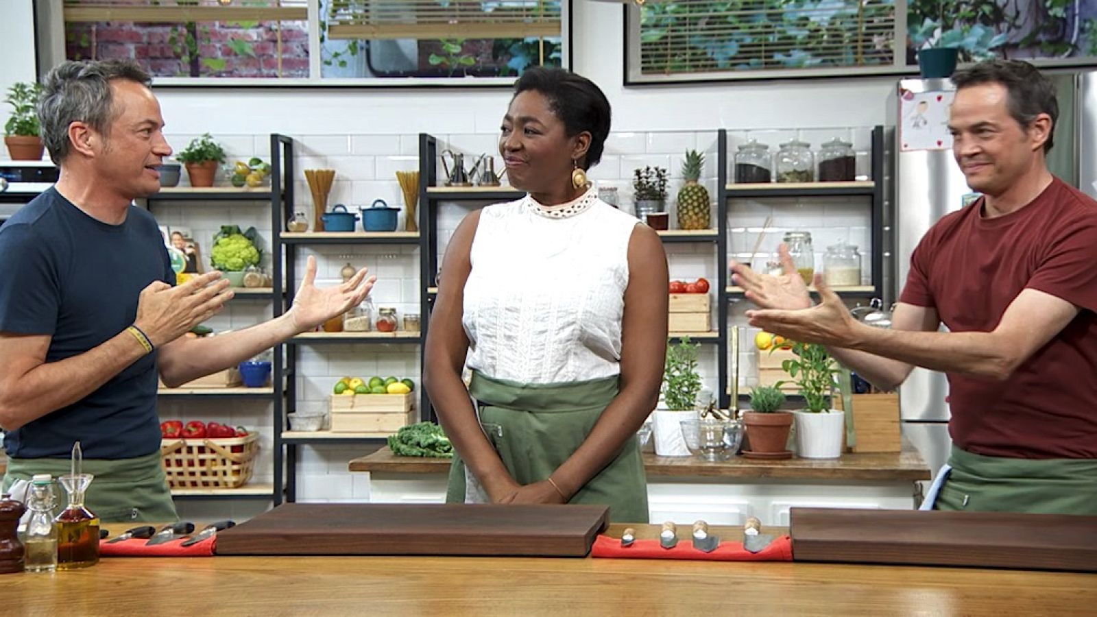 Torres en la cocina - Ensalada de garbanzos y quesadillas - ver ahora
