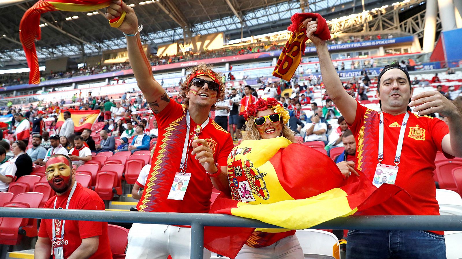 Mundial Rusia 2018 | Satisfacción de los aficionados españoles y las mujeres iraníes tras el Irán-España