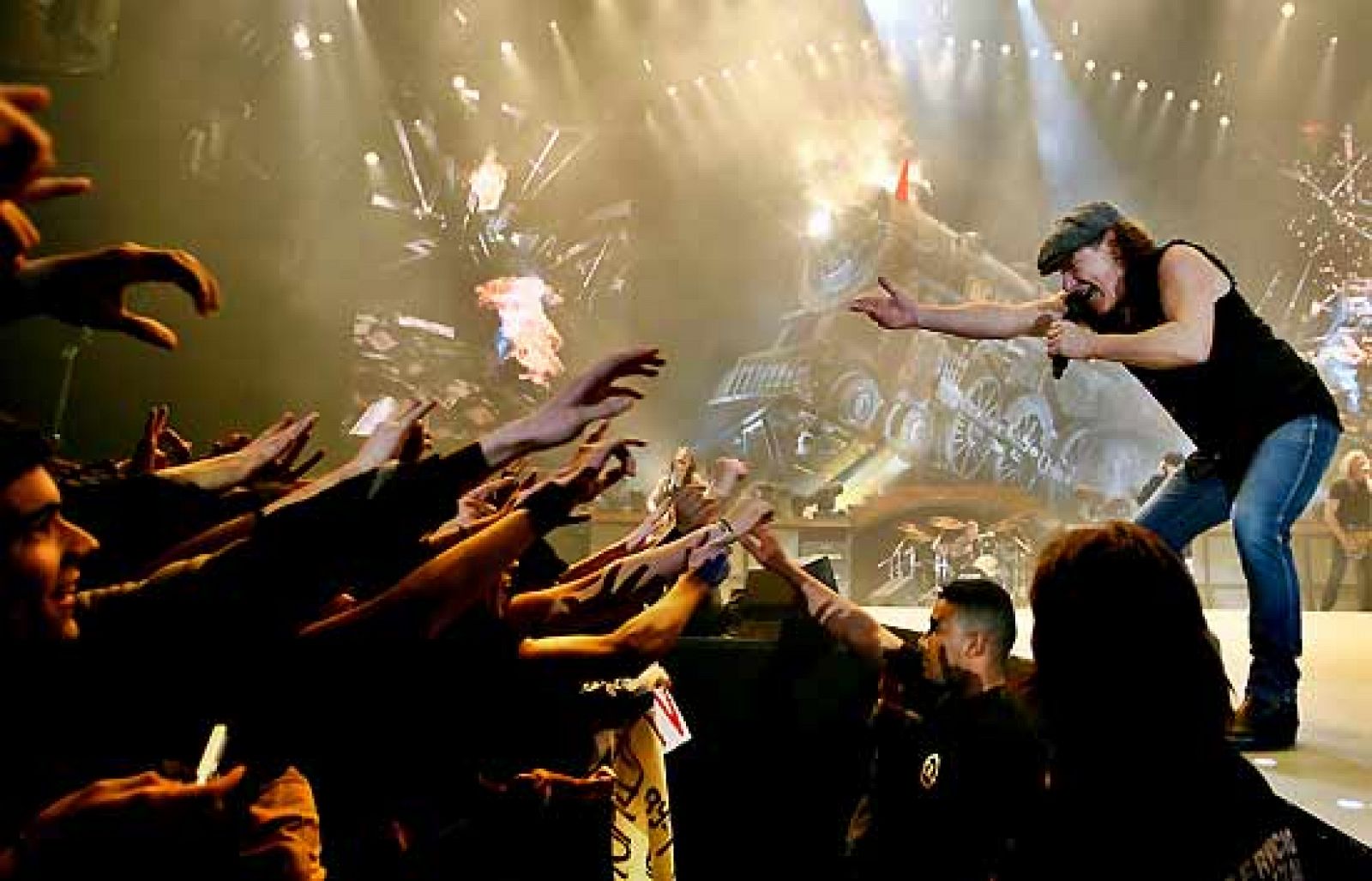 AC/DC hace temblar el Palau San Jordi