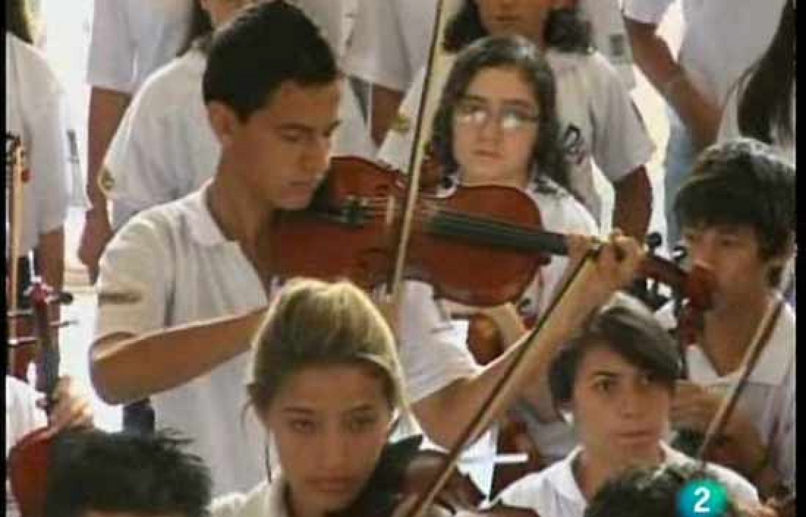 Triunfa en Colombia una orquesta formada por niños sordos