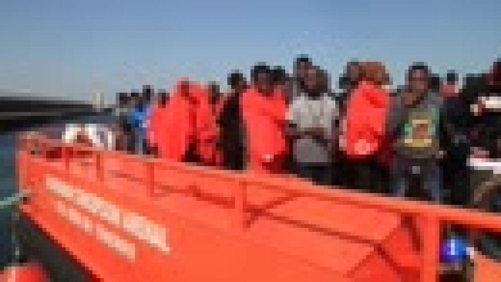 Telediario 1: 569 inmigrantes han sido rescatados por Salvamento Marítimo en aguas del estrecho | RTVE Play