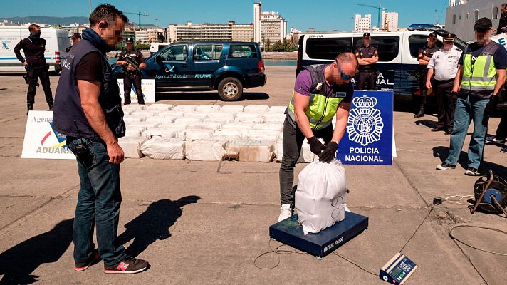 Telediario 1 - Interceptado en aguas cercanas a Canarias un velero cargado con 1.850 kilos de cocaína