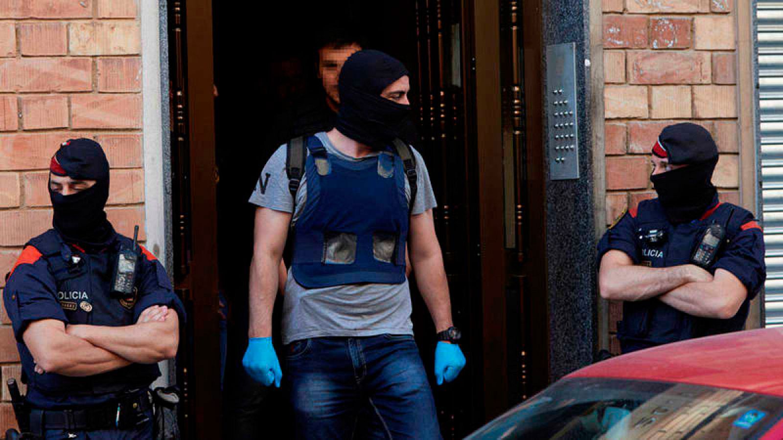 Los Mossos inician el despliegue de las pistolas eléctricas en Girona