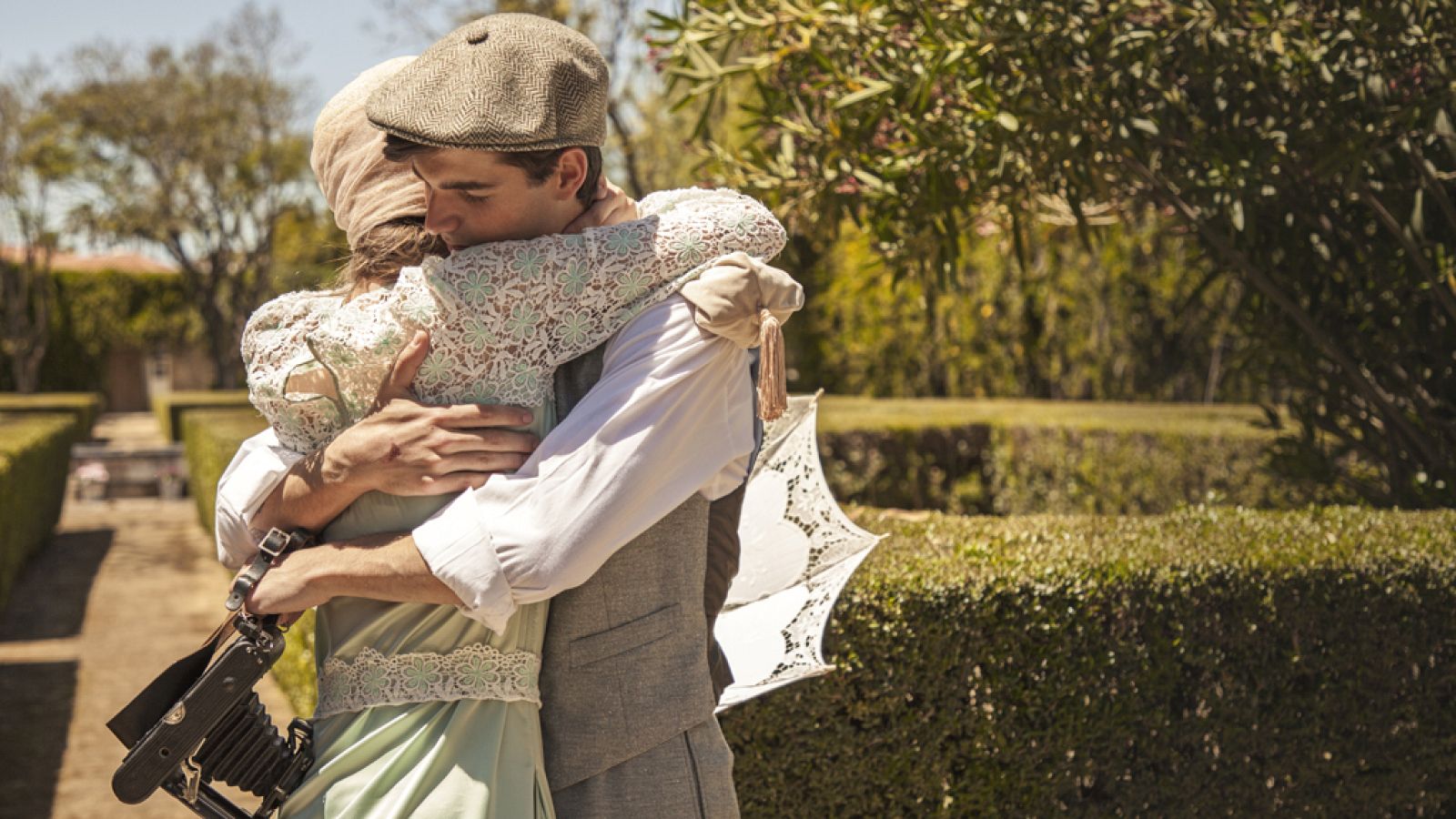 La otra mirada - Tomás cuenta su situación a Flavia