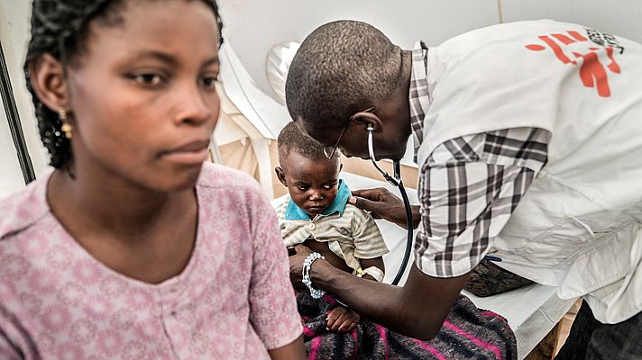 Innocent Kunyuwana: así vive un doctor en R.D. Congo | Vídeo: Marta Soszynska / MSF