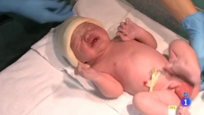 El niño que nació en la España con menos natalidad