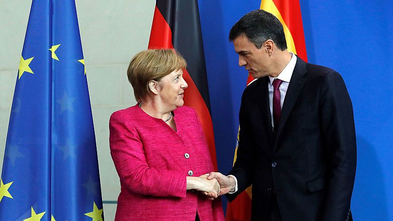Merkel, sobre llegada de inmigrantes: "Si la situación se agrava en España, creo que la Comisión Europea debe ayudar más a España"