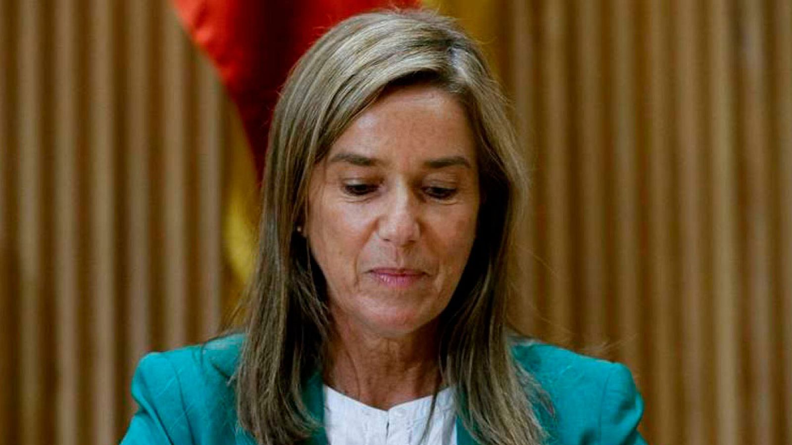 Ana Mato defiende la honradez de Rajoy y asegura que ella "nunca" se lucró de su paso por la política